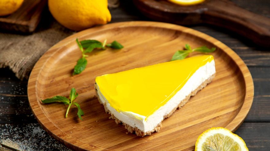 Tarta de queso con cobertura de limón