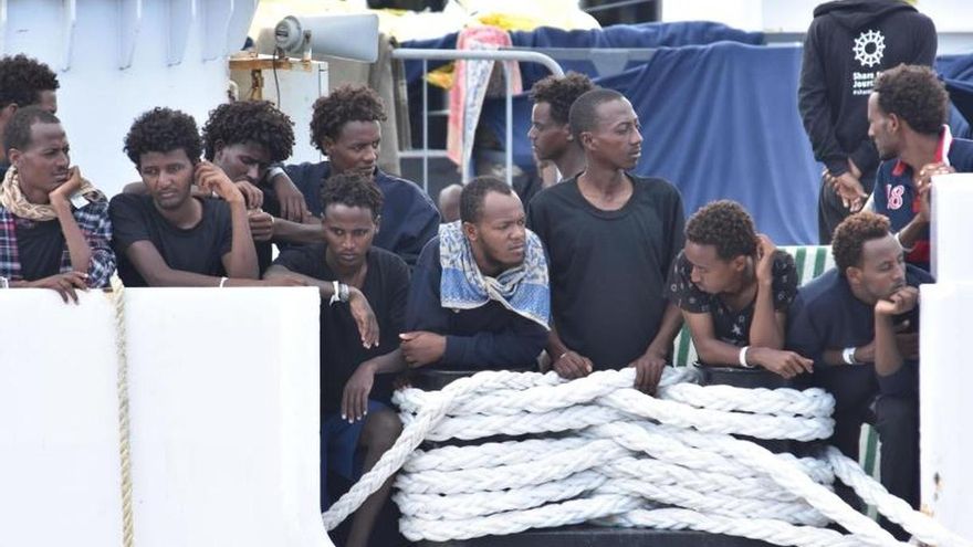 Italia dice que "la UE no existe" porque no resuelve el caso de los 150 inmigrantes