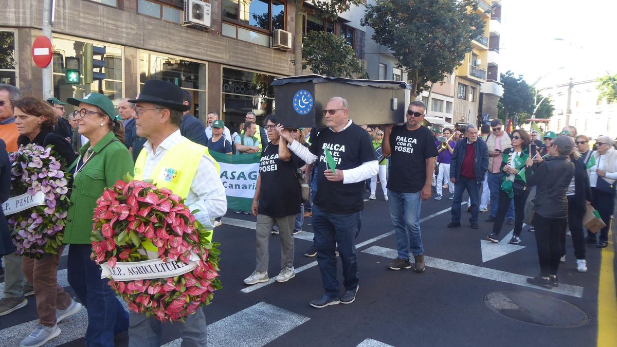 La protesta en Tenerife ha escenificado la 'muerte' del campo canario por los acuerdos entre la UE y Mercosur.