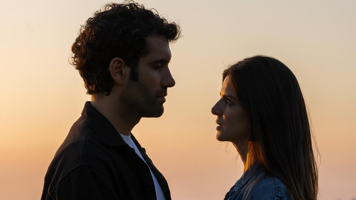 Netflix lanza el tráiler de la temporada 2 de 'Clanes' con el 'curita' Luis Zahera y los rivales Tamar Novas y Clara Lago