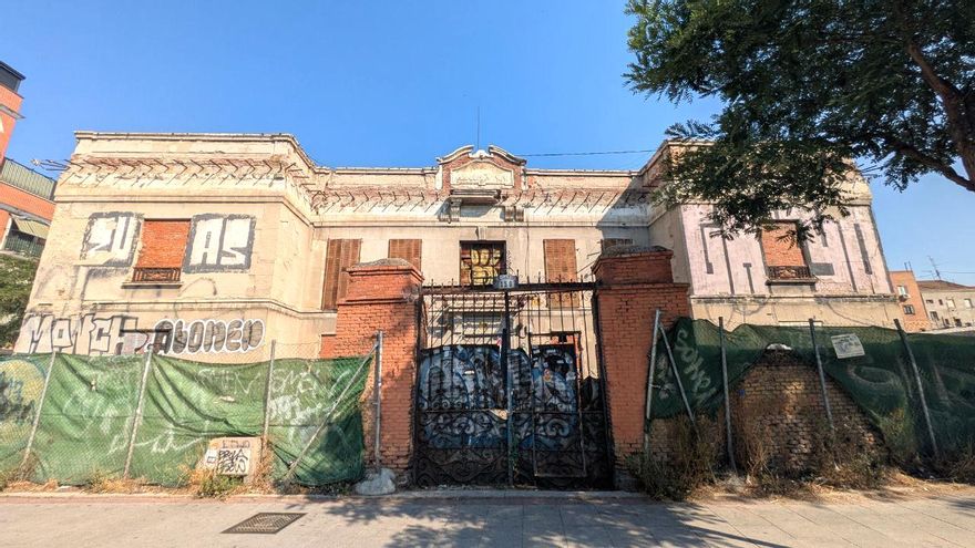 30 años de ruina en el palacete abandonado de Carabanchel y una 'maldición' que impide reinventarlo
