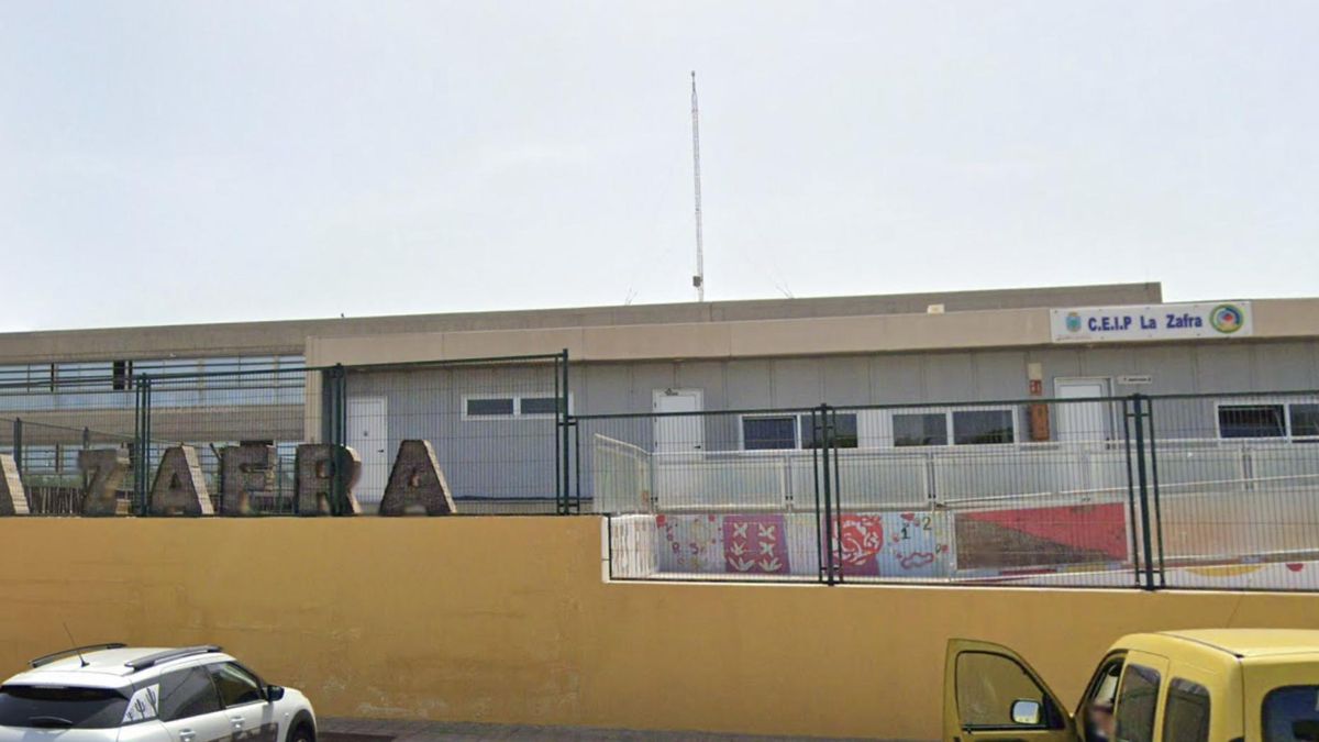 La Policía refuerza la vigilancia en un colegio de Gran Canaria por amenazas a un menor, al profesorado y a familias