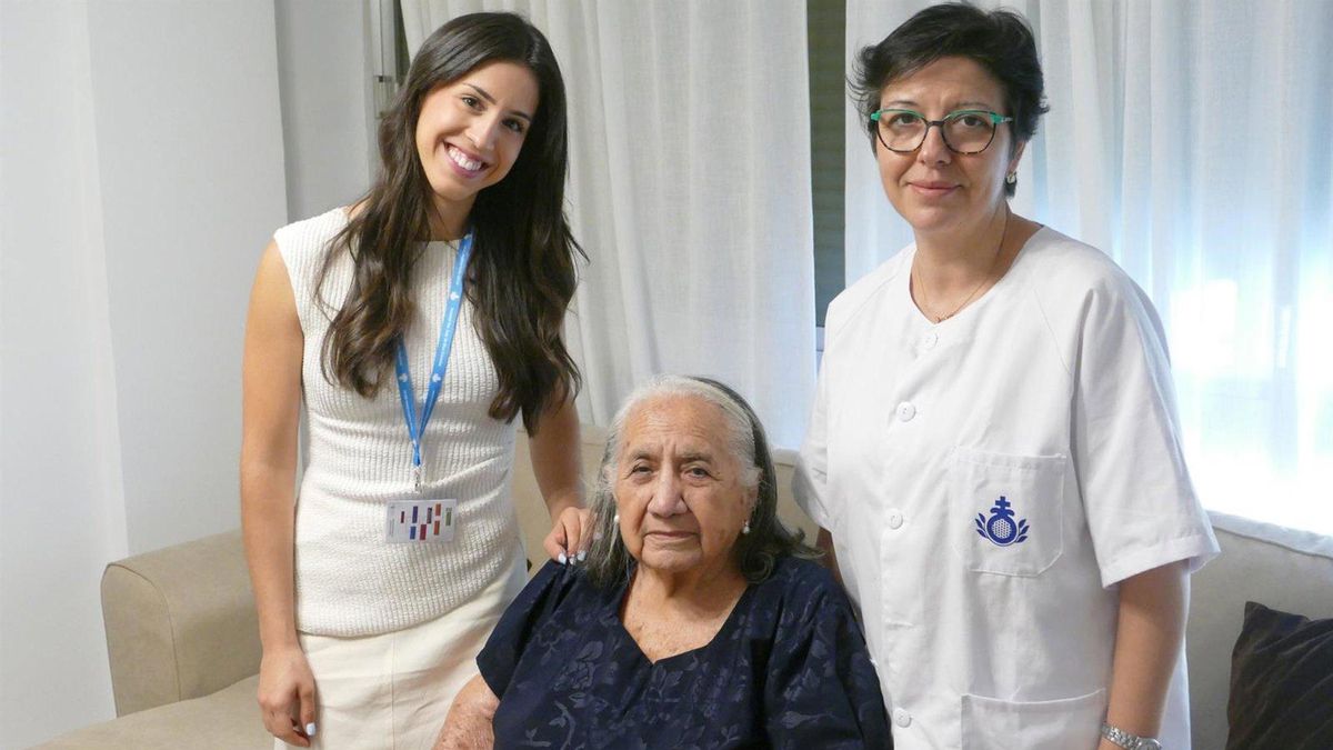 Una veintena de mayores vulnerables, beneficiados por el programa 'Mayores Cuidados' del San Juan de Dios