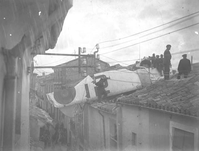 Accidente aéreo sobre la Panadería del Diablo de la calle Albarderos de Albacete en los años 20 del pasado siglo