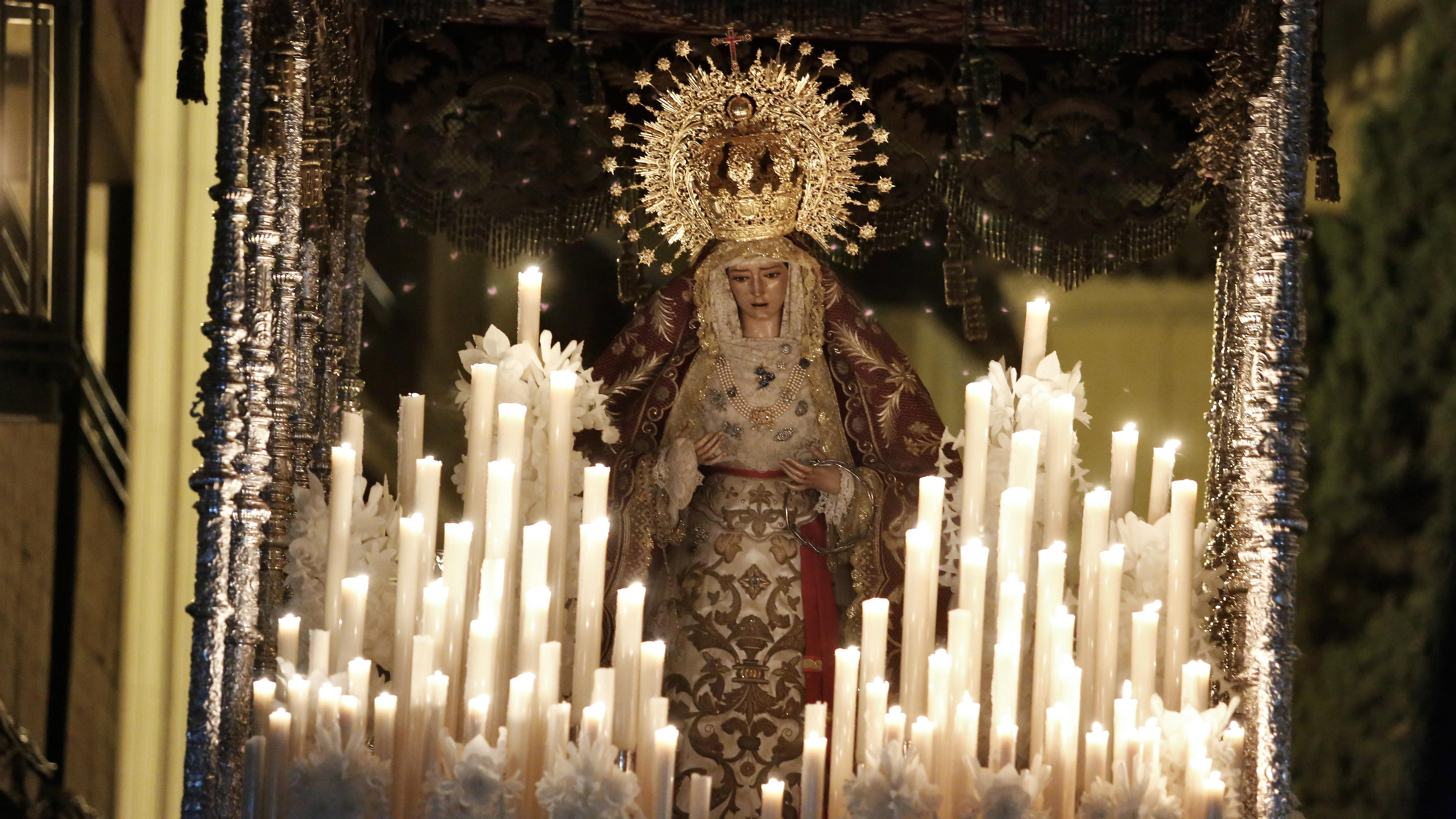 La procesión de la Hermandad de la Buena Muerte, en imágenes