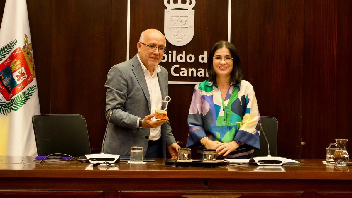 El presidente del Cabildo de Gran Canaria, junto a la alcaldesa de Las Palmas de Gran Canaria, en un acto de apoyo a la candidatura de la ciudad como Capital Europea de la Cultura 2031.