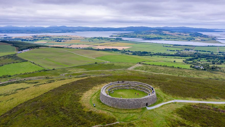 El fuerte de Grianan Of Aileach es mucho más que un viejo muro de piedra milenario. Es epicentro de multitud de mitos y leyendas locales.