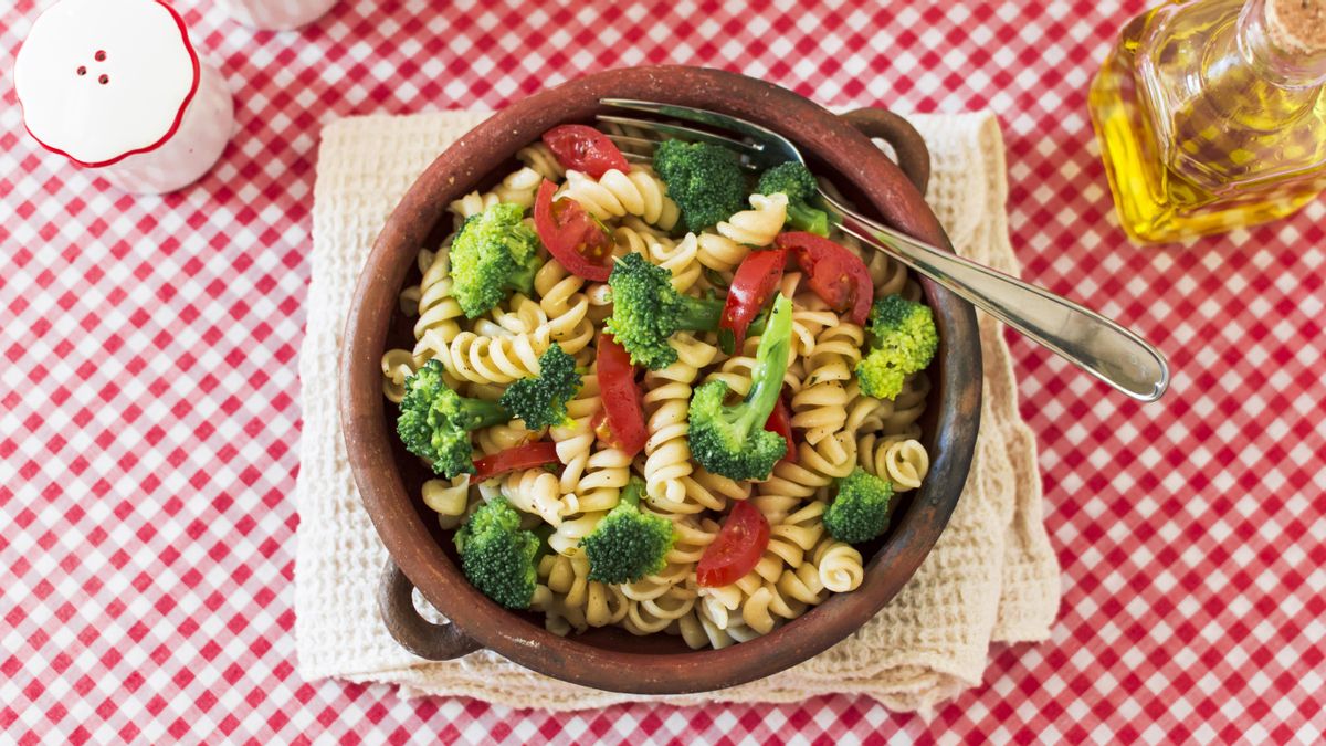 Pasta primavera: cuatro versiones de esta receta ligera y reconfortante para preparar una cena rápida