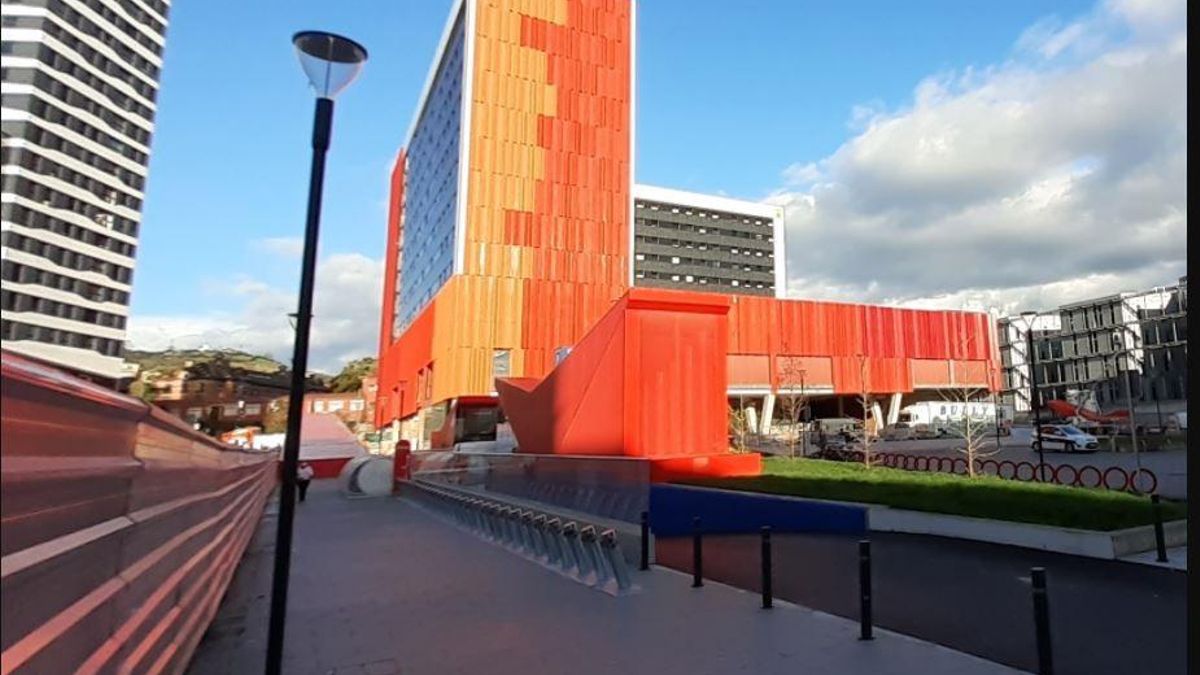 Nuevo punto de préstamo de bicicletas de Bilbaobizi en la explanada de la Intermodal
