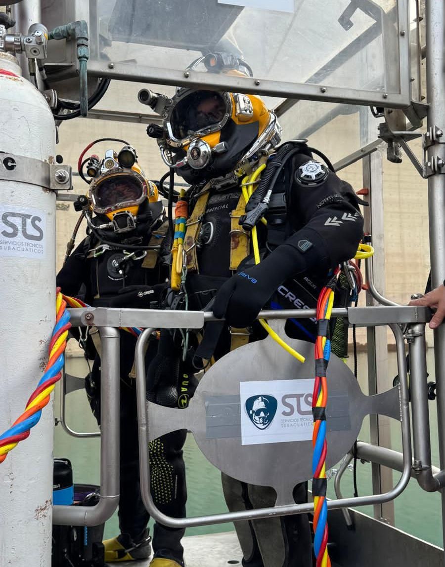 Los buzos antes de la inmersión