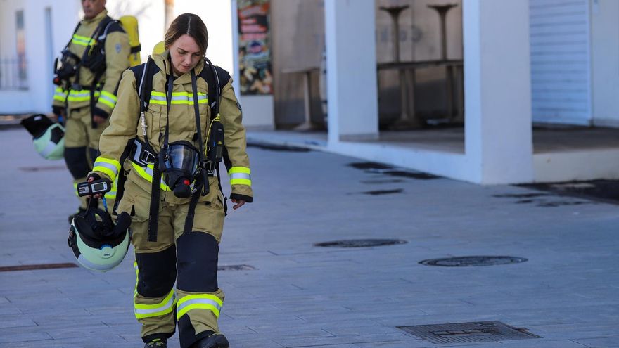 Salir adelante con la casa bajo la lava y un negocio en Puerto Naos, el pueblo fantasma de La Palma