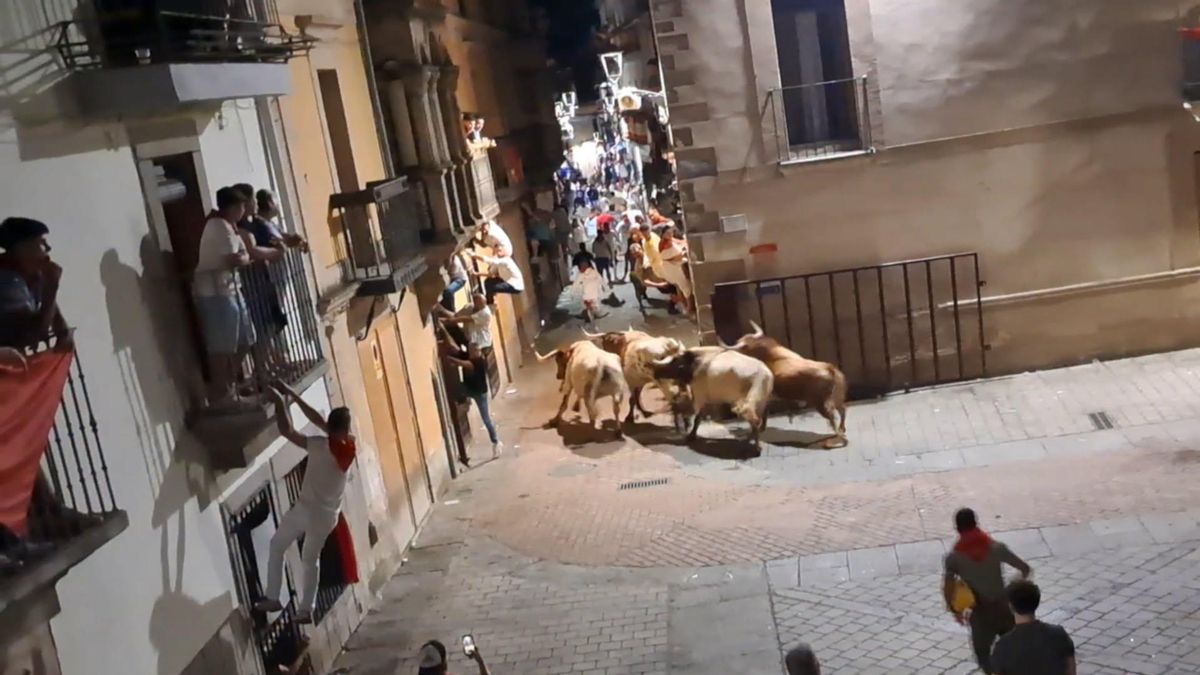 Un joven de 29 años permanece ingresado tras ser embestido en los 'Sanjuanes' de Coria