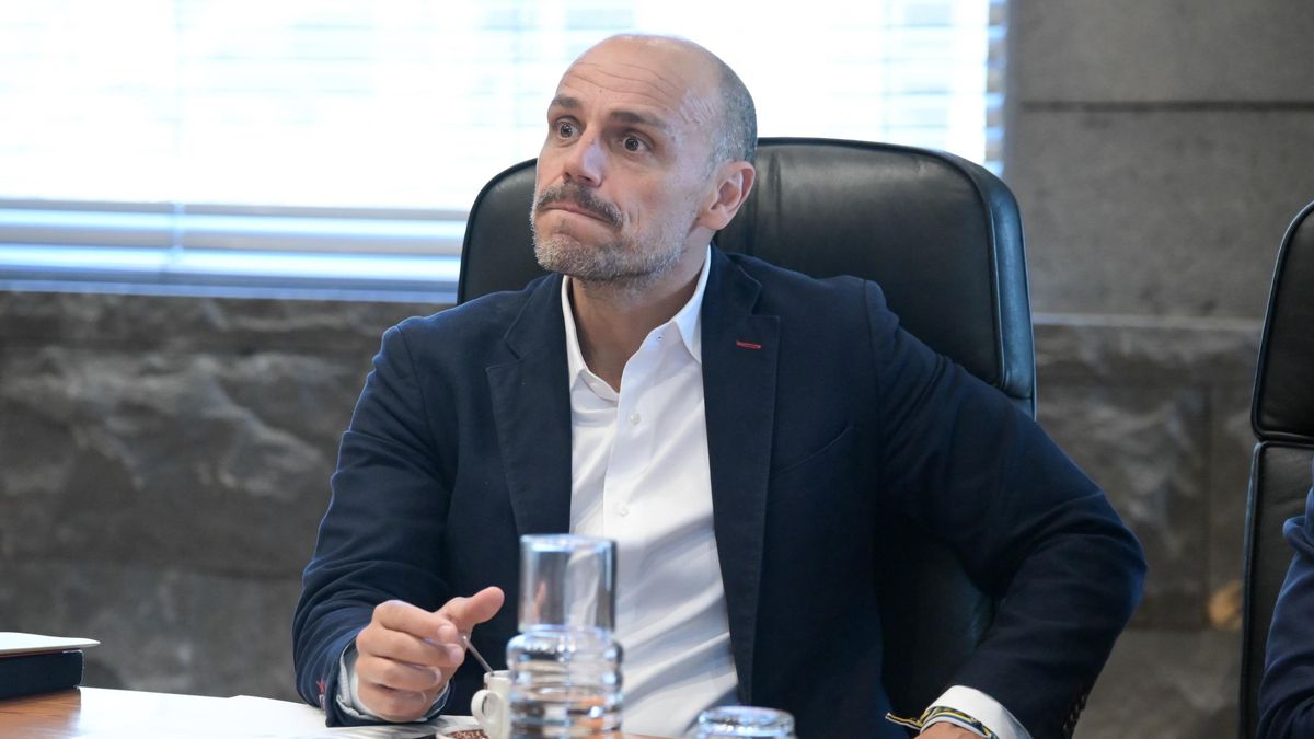 El portavoz del Gobierno de Canarias, Alfonso cabello, este miércoles en el Consejo de Gobierno.