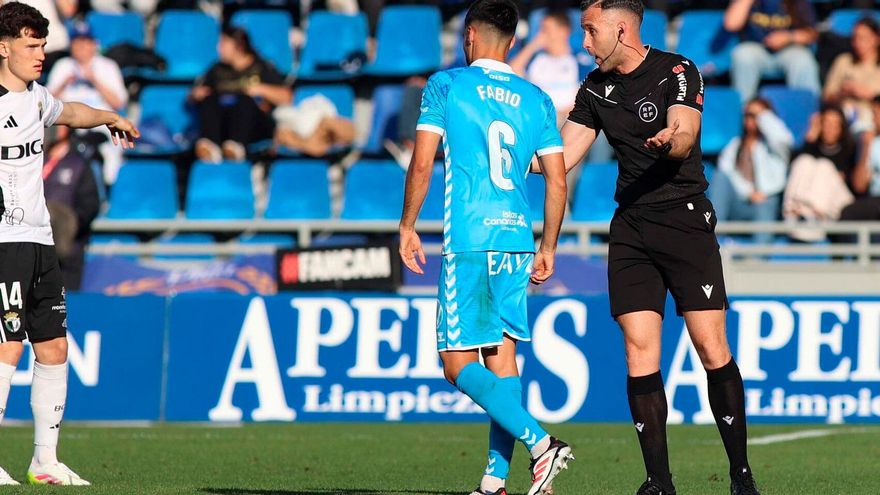 Fabio González pide ser “valientes y atrevidos” en Riazor