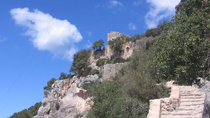 El castillo que un pueblo adquirió por colecta popular y que una rica familia quiere vender por 3,4 millones de euros