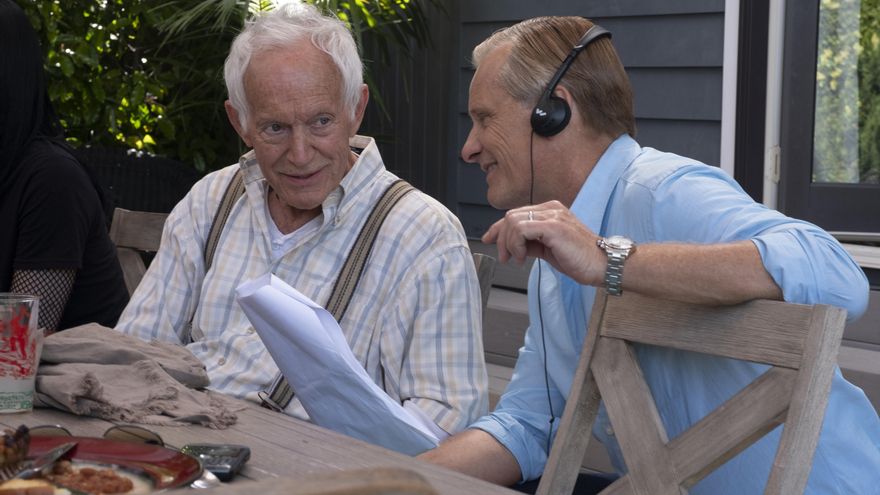 Viggo Mortensen junto al actor estadounidense Lance Henriksen (Willis)
