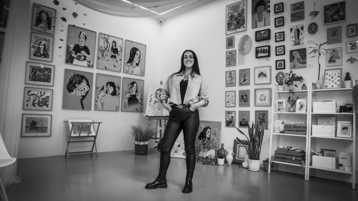 Almudena Castillejo, ilustradora: "El mundo avanza hacia la oscuridad"