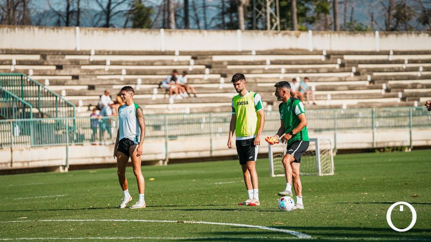 Iván Ania: "Estábamos preparados por si se daba la marcha de Álex Sala"