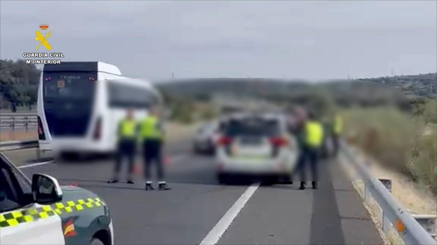 Sale de declarar por robar un coche, sustrae otro en la calle para huir y acaba cercado en Almaraz