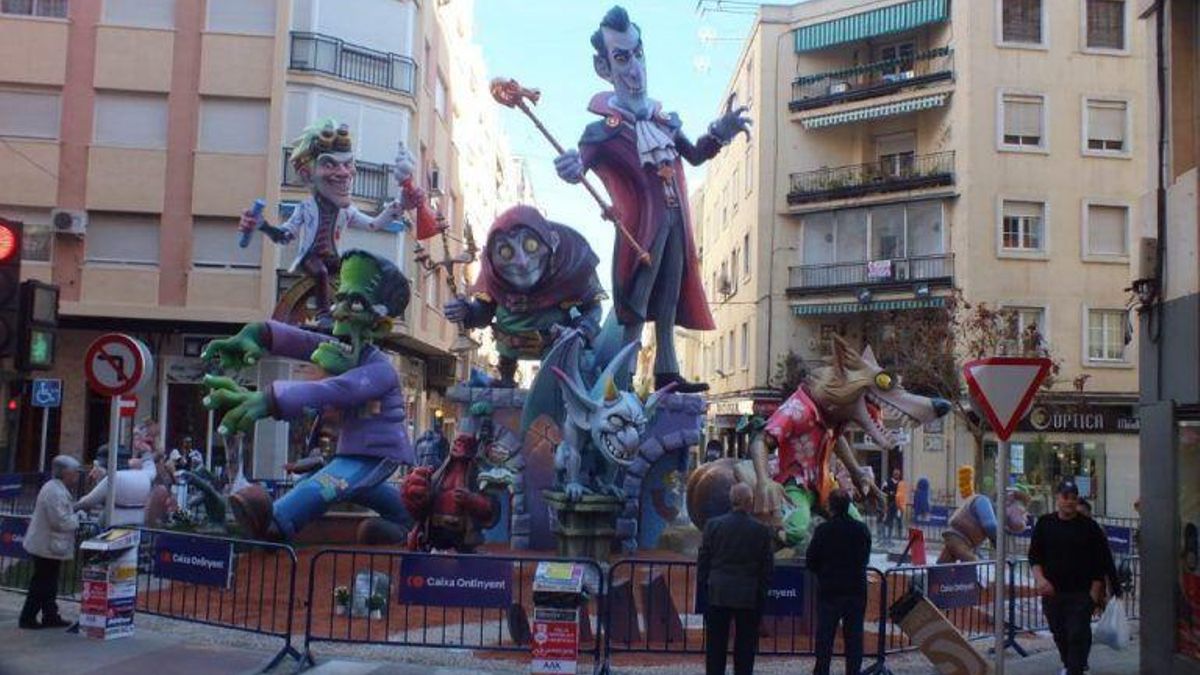 Una de las últimas fallas plantadas en 2019 en Xàtiva.