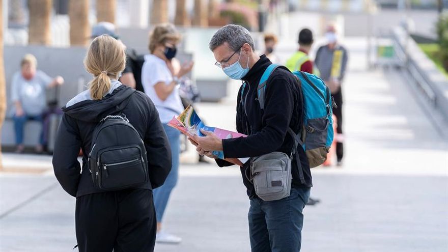 Tenerife frena este sábado su ritmo de nuevos contagios, pero suma un fallecido