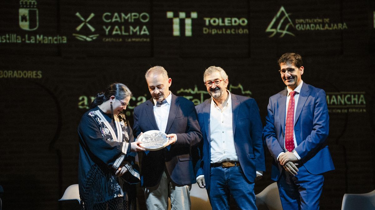 De izquierda a derecha: Verónica Sierra, Francisco Alía, Julián López, y el vicepresidente segundo de la Junta de Castilla-La Mancha, José Manuel Caballero.