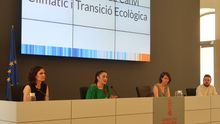 La consellera de Transición Ecológica, Mireia Mollà, acompañada de Paula Tuzón, Celsa Monrós y Antonio García Díez, miembros de su equipo.