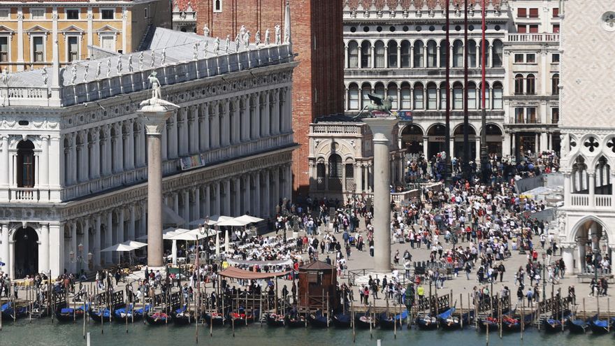 Venecia se queda en menos de 50.000 habitantes mientras vuelve a estar "sofocada" por el turismo