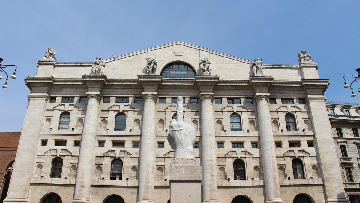 Una 'peineta' para el Edificio de la Bolsa en la Plaza de los Negocios de Milán.