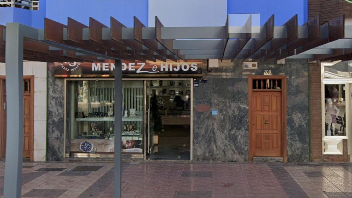 Detenido uno de los cinco presuntos autores del atraco a una joyería de Vecindario