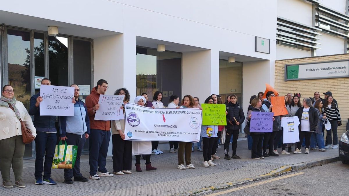 La supresión de ciclos de FP para alumnado con dificultades moviliza a las familias en Andalucía: “Los quieren apartar del sistema”