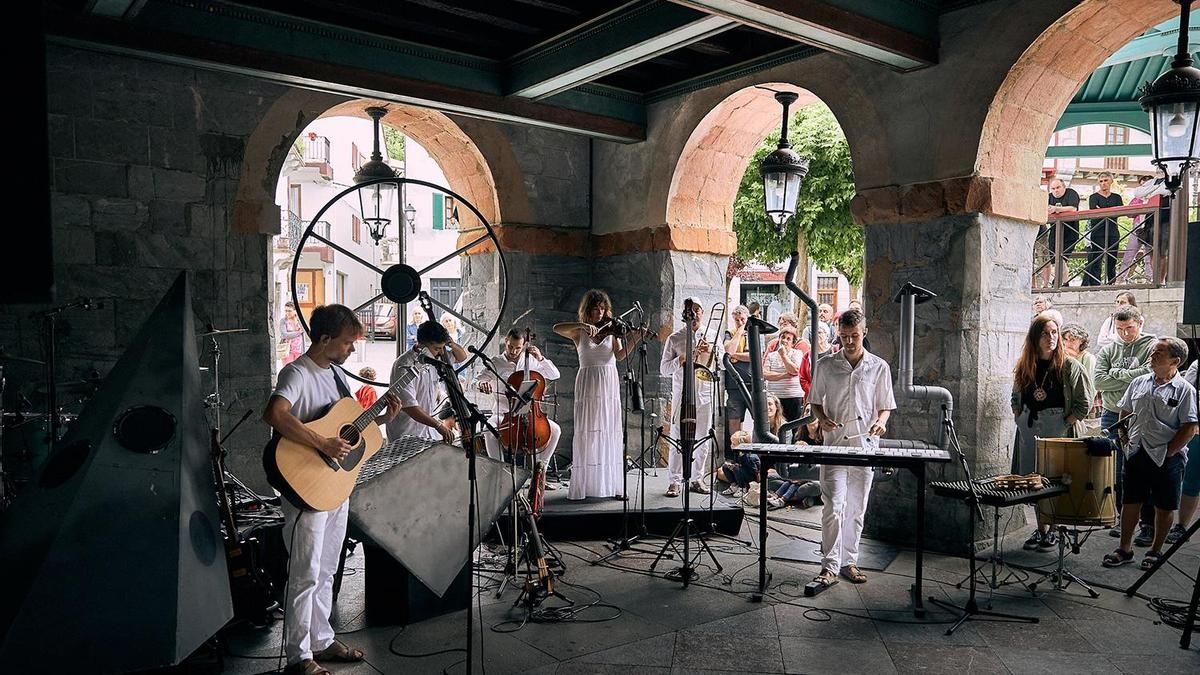 La música que combate la despoblación llega a Enciso de la mano de Suakai