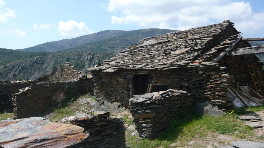 El pueblo abandonado de Guadalajara que está en reconstrucción: pertenece a la Ruta de los Pueblos Negros