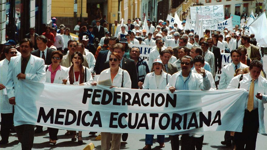 Médicos de Ecuador reclaman a los candidatos más financiación y medidas concretas en salud