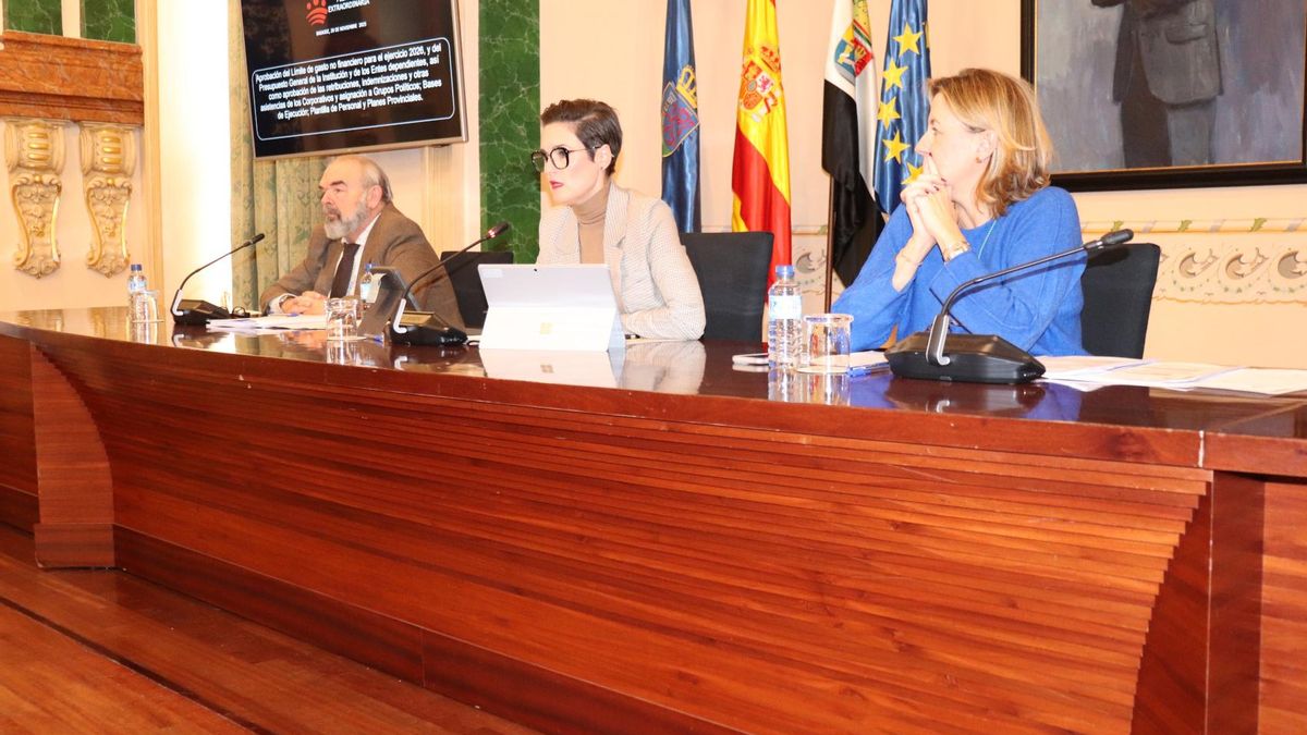 Luz verde a los más de 321 millones de presupuestos de la Diputación de Badajoz con el PP en contra
