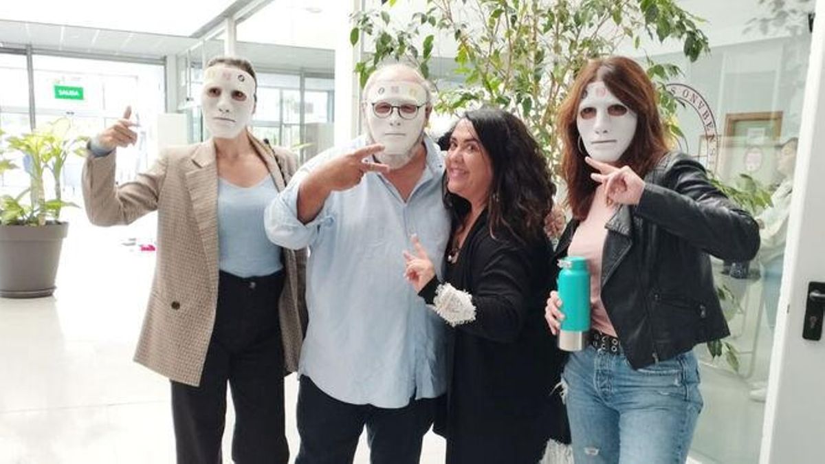 La Unidad de Prevención Social de la Diputación de Huelva llevó a cabo en noviebre un taller denominado ‘Adicciones en la sociedad actual: prevención y promoción de factores protectores’ en el que se realizó una performance sobre el Trastorno Dismórfico Corporal