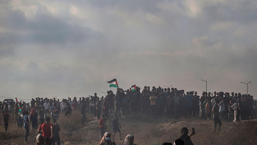 Israel ataca en Gaza tras una violenta jornada de protestas fronterizas