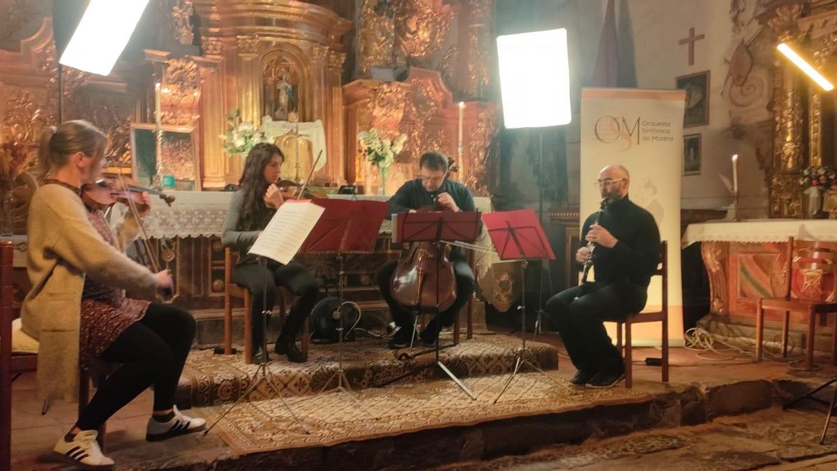 Momento del concierto de algunos de los solistas de la Orquesta Sinfónica de Madrid en la iglesia de Aldeanueva de Cameros