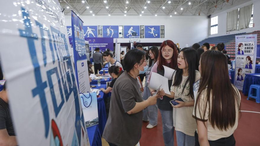 Más de 11 millones de graduados en China se enfrentan a un mercado sin trabajos