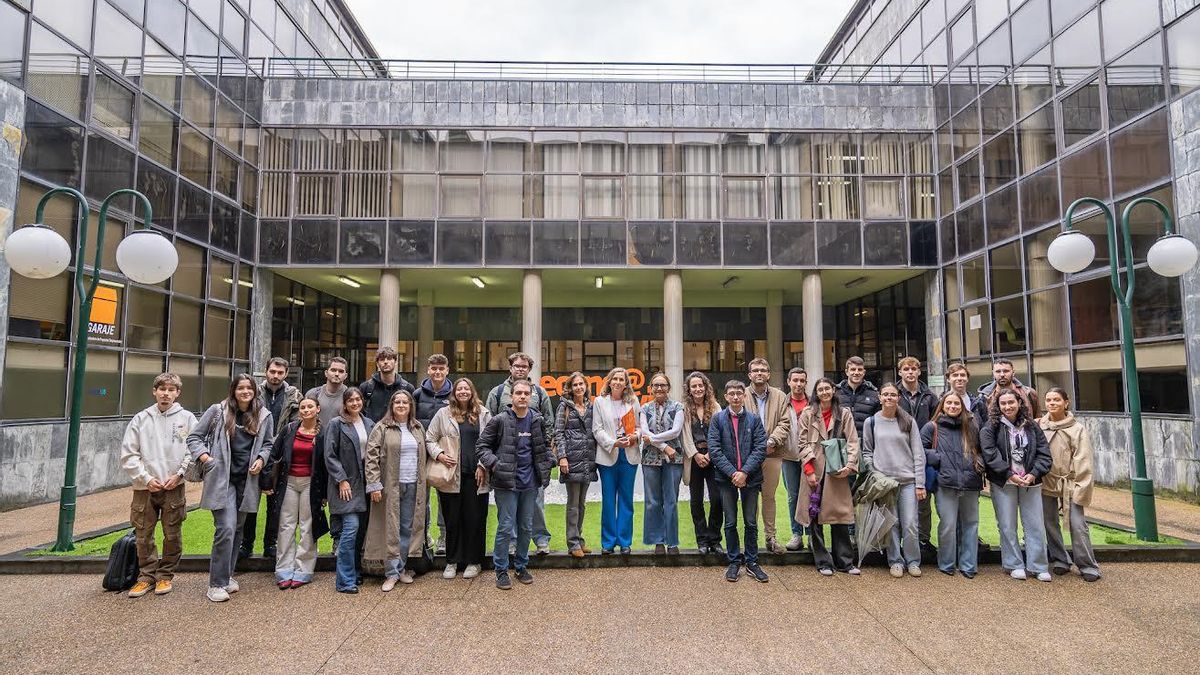 La Universidad de Oviedo lleva la educación financiera a colegios e institutos asturianos con el apoyo de Caja Rural de Asturias