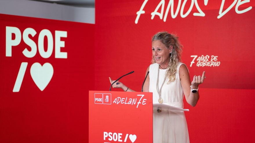 La portavoz del PSOE, Montse Mínguez, durante una rueda de prensa posterior a la reunión de la CEF-PSOE en la sede de Ferraz, a 7 de julio de 2025, en Madrid (España).