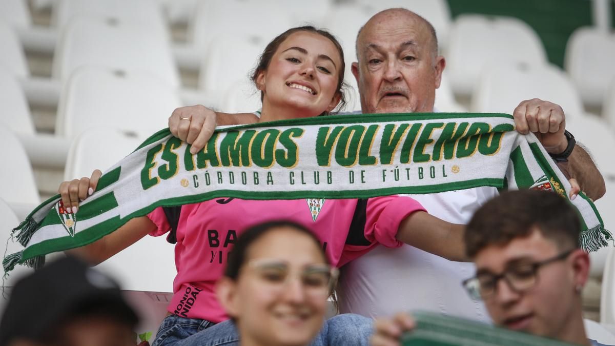 Grada Blanquiverde del Córdoba CF - SD Huesca
