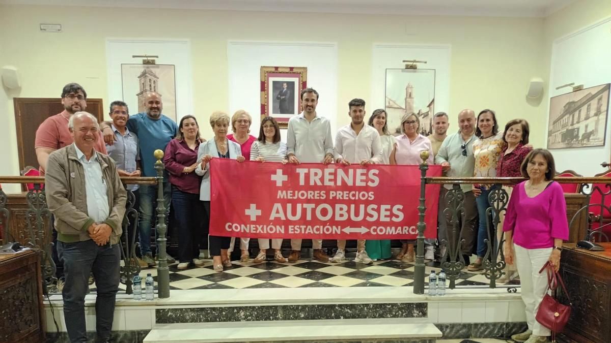 Recogen 17.000 firmas para pedir que la estación de Los Pedroches tenga el sello de Obligación de Servicio Público
