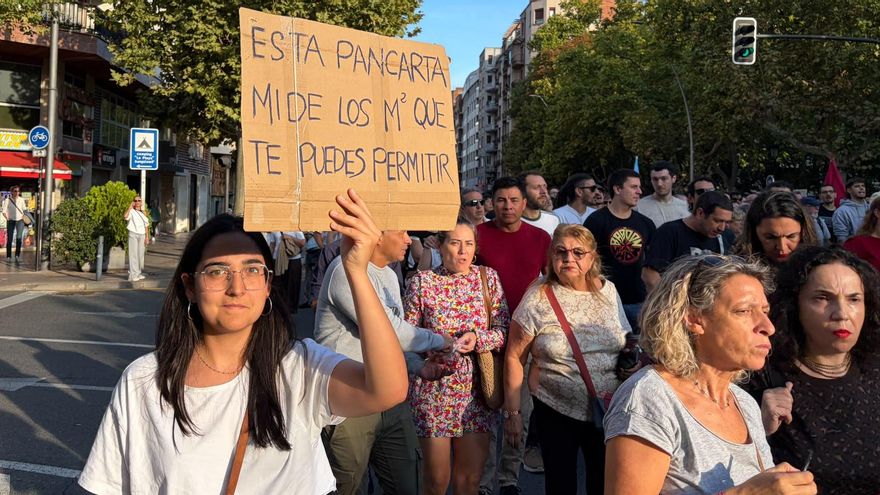 Manifestación por el derecho a la vivienda en Logroño