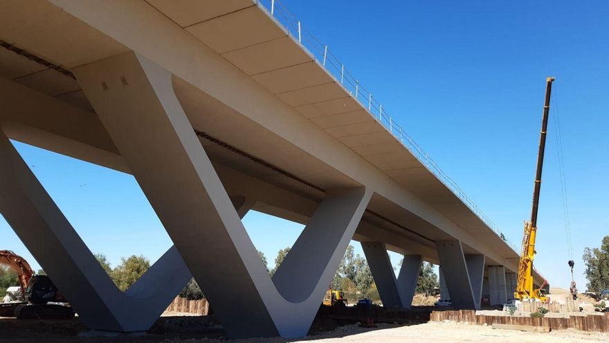 De Saramago al 25 de Abril pasando por Lusitania, los puentes extremeños que miran a Portugal