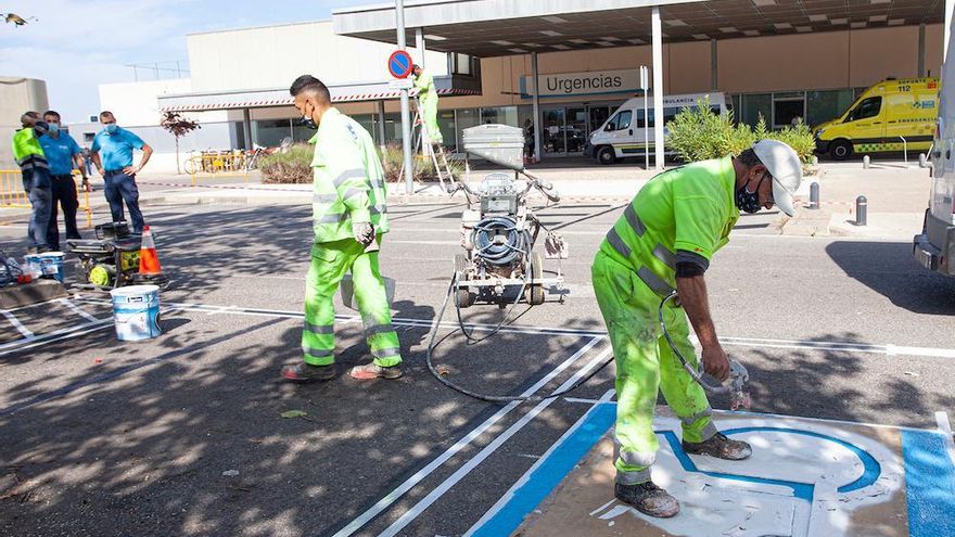 Salud mejora y reordena los accesos y aparcamiento de Urgencias del Hospital San Pedro