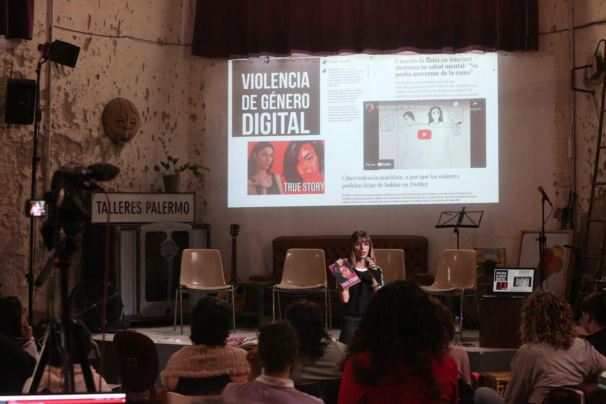Taller de ciberviolencias machistas impartido por Nadia Martín.