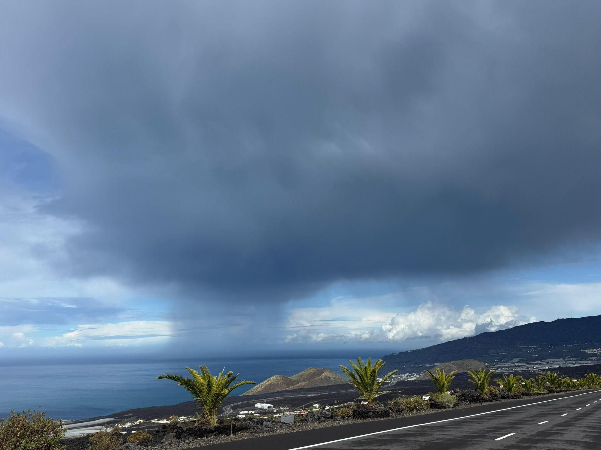 Día de lluvias copiosas este martes en La Palma  (zona oeste).