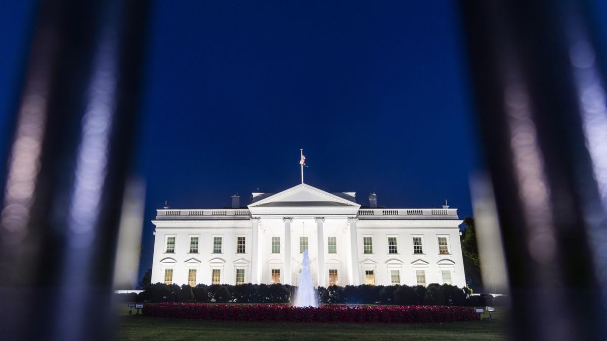 8.000 metros cuadrados y 200 millones de dólares: Trump construirá un salón de baile en la Casa Blanca