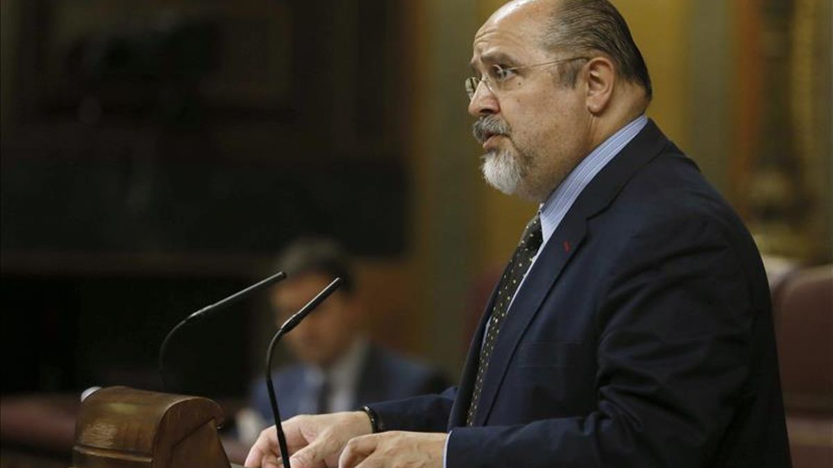 Denuncian a parlamentario del PSE por obras en sedes adjudicadas a su empresa